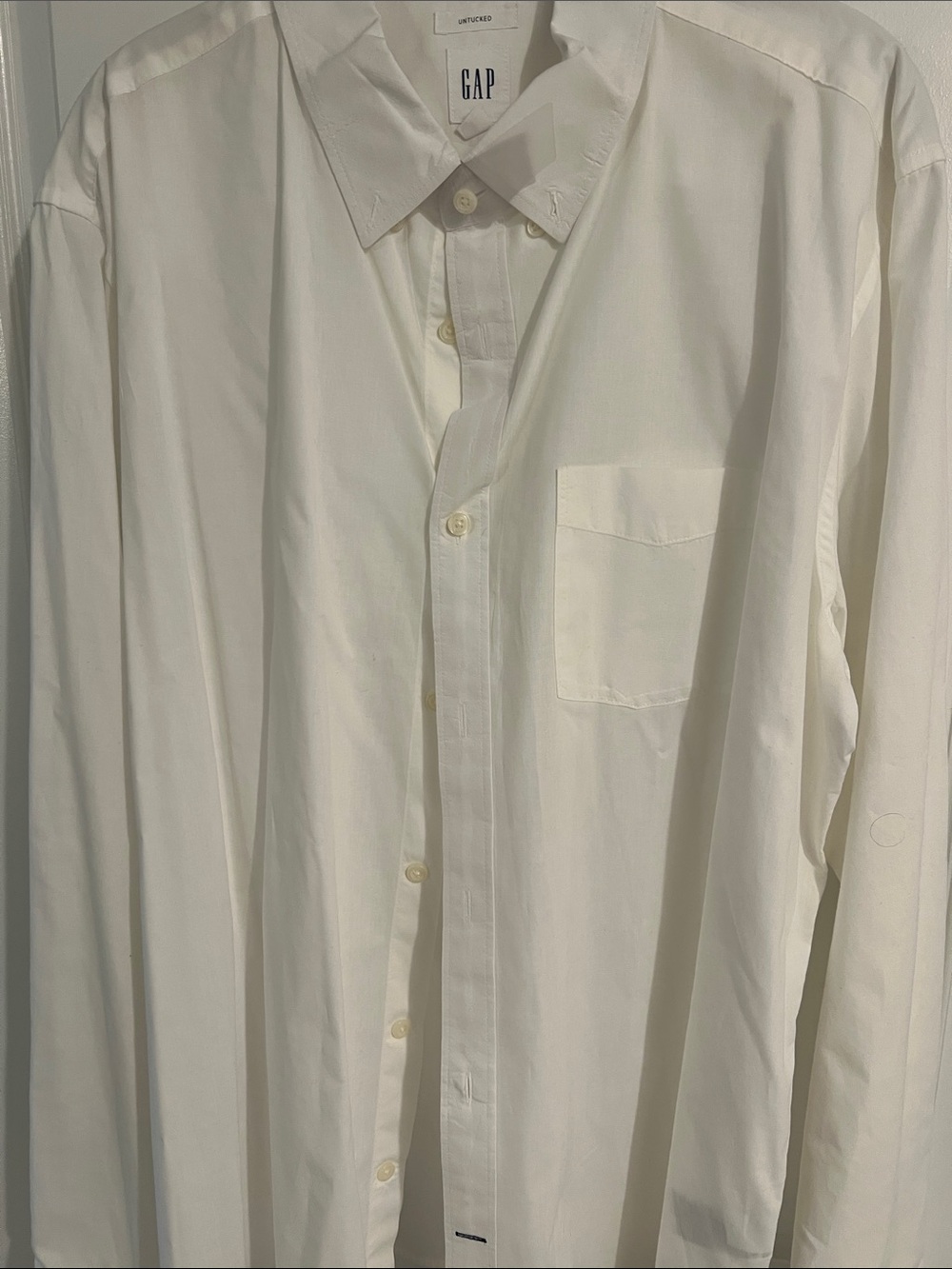 GAP Men's White Long-Sleeve Button-Up Shirt